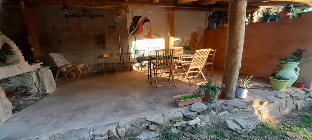 Pensjonat Country Living School Làconi Zewnętrze zdjęcie